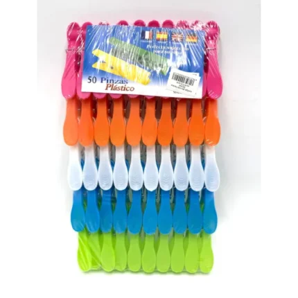 Cumpără cârlige plastice colorate, set de 50 bucăți, ideale pentru organizarea și decorarea proiectelor tale creative.